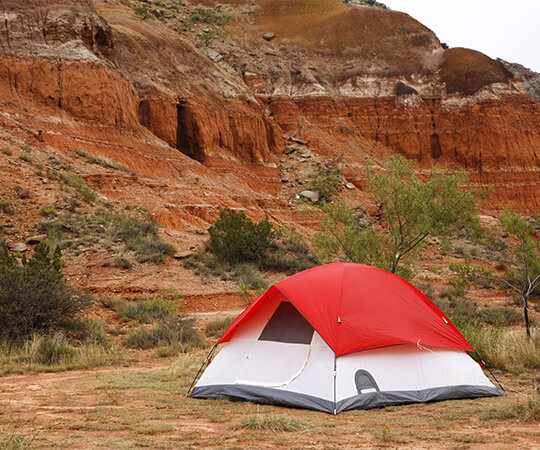 hors des sentiers battus : 9 sites de camping dans le monde dont vous n’avez jamais entendu parler